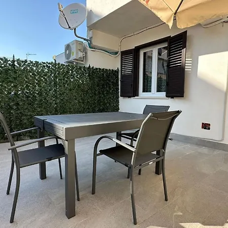 Dama House-free Parking